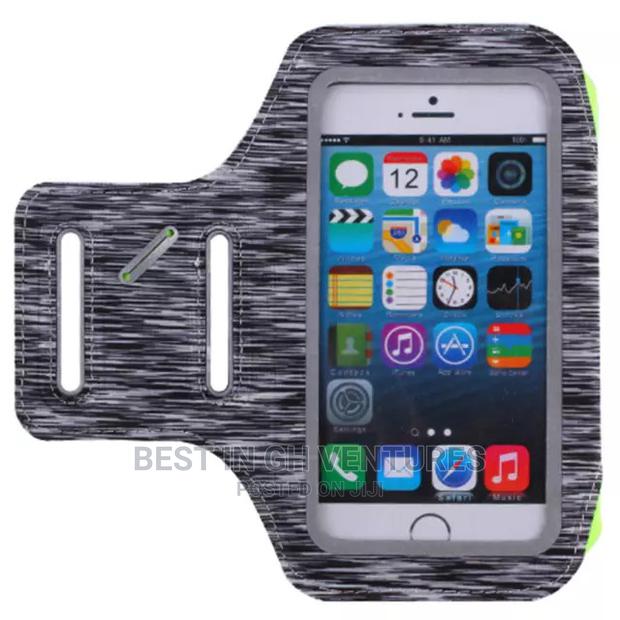 Water Resistance Phone Armband · Photo 2