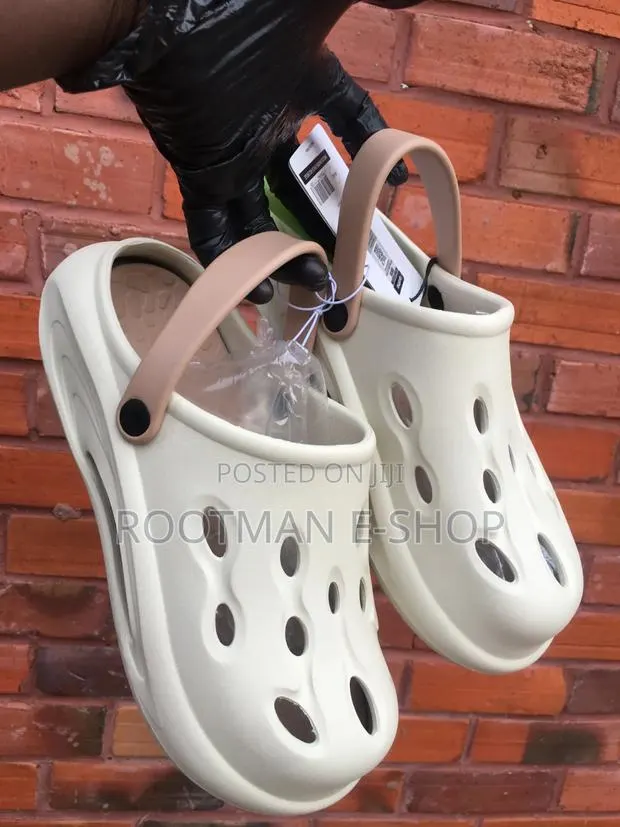 Oraimo Guardwalk Cloud-Soft Thick Sole Holes Shoes · Photo 1