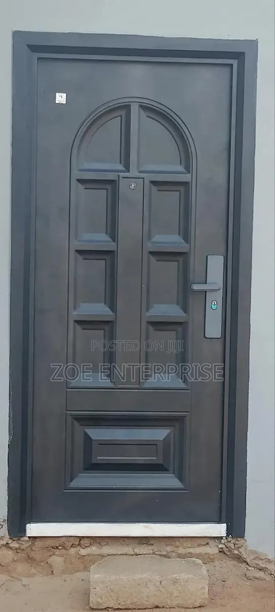 Smooth Exclusive Paladin Doors · Photo 1