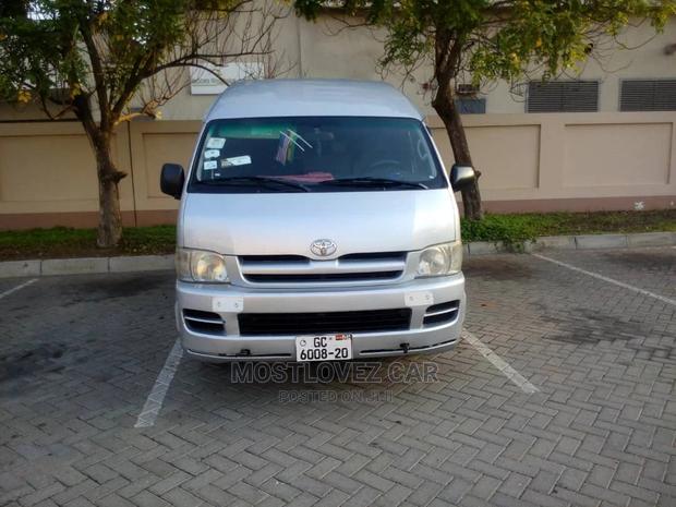 Vans for Rent? Ford Bus and Toyota Hiace · Photo 8