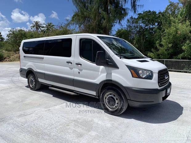Vans for Rent? Ford Bus and Toyota Hiace · Photo 2