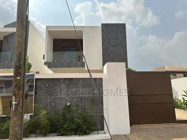 5bdrm House in Oyarifa for sale · Photo 1