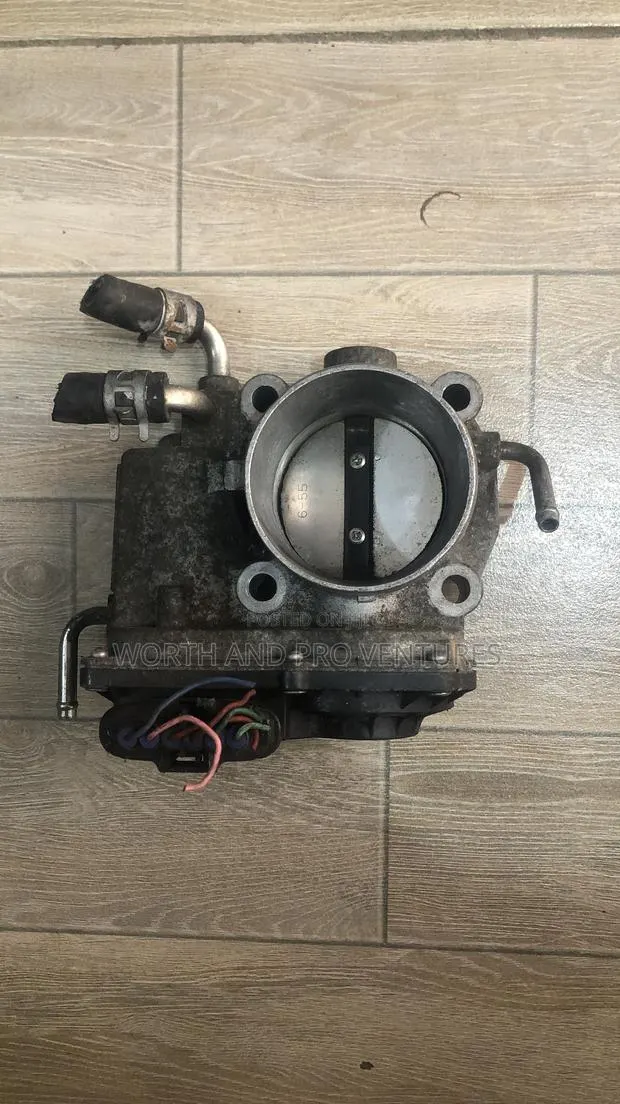 Toyota Camry 4-Pipe/Pontiac Vibe Throttle Body · Photo 1