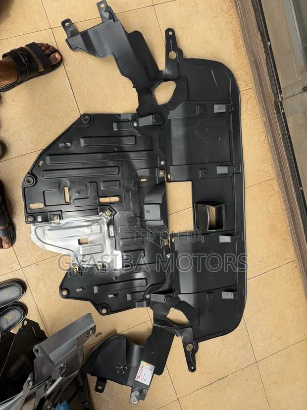 Honda CR-V 2012 - 2016 Engine Under Cover · Photo 1