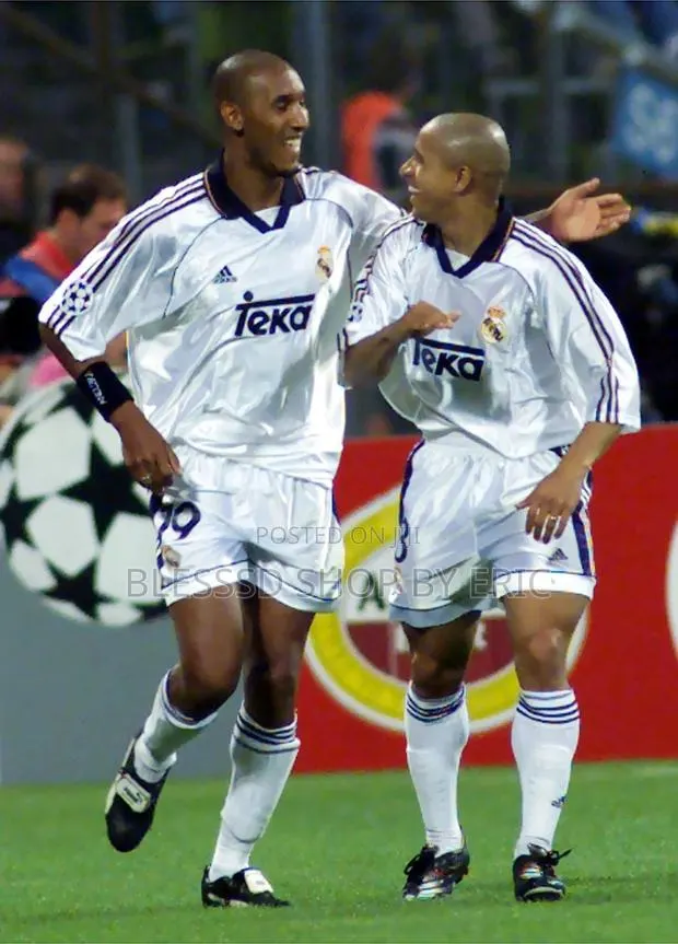 Real Madrid 1998 Retro Jersey. Very Rare for Fashion · Photo 1