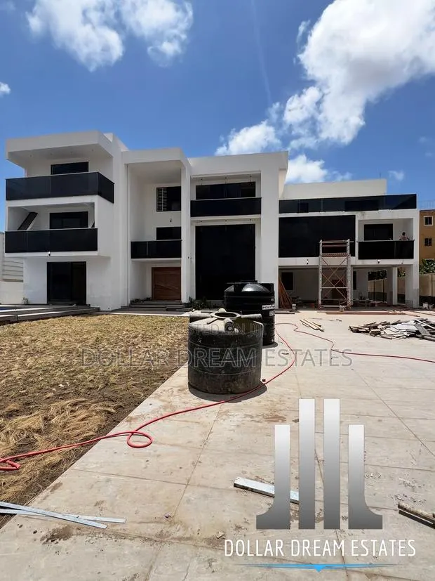 9bdrm House in Adjiriganor for sale · Photo 1