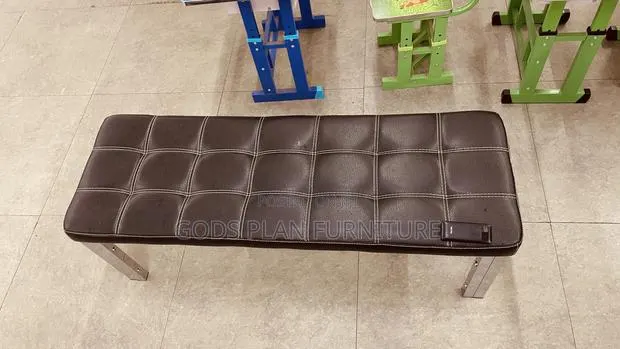 Upholstered Bench · Photo 1