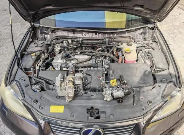Toyota Hybrid Battery and Other Electrical Components · Photo 1