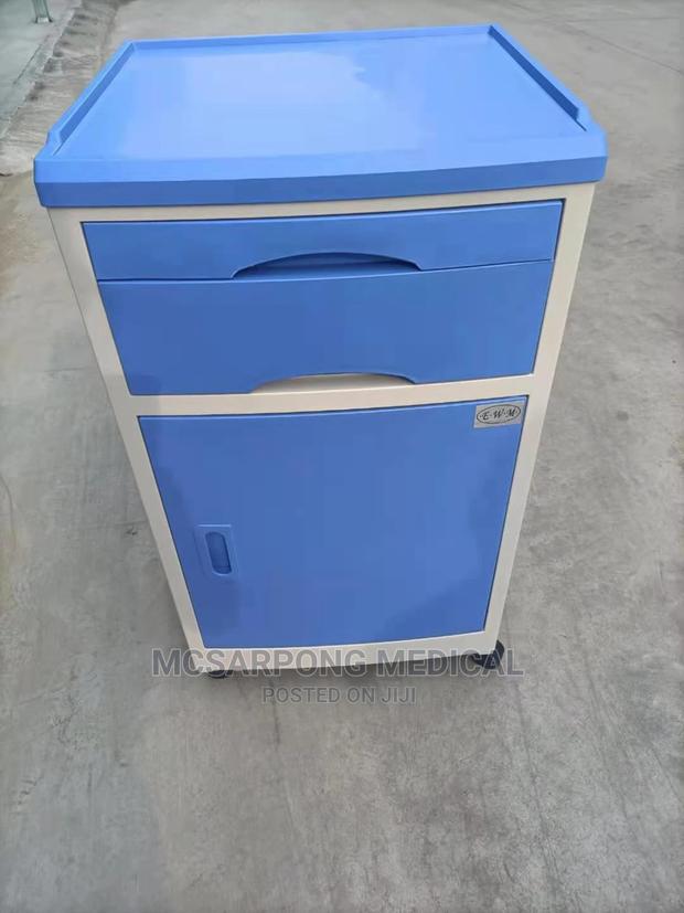 Lockable Bedside Cabinets (With Movable Castors) · Photo 4