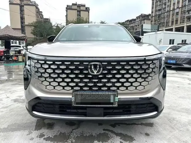 Changan CS55 Plus 1.5 Petrol FWD 2025 Silver · Photo 1