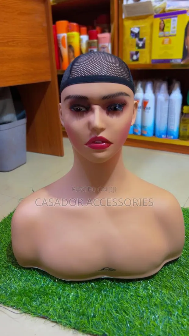 Shoulder Mannequin · Photo 1