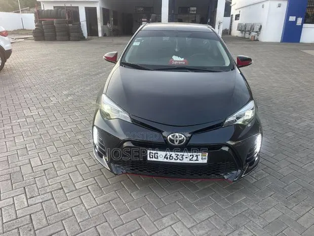 Toyota Corolla 2015 Black · Photo 1