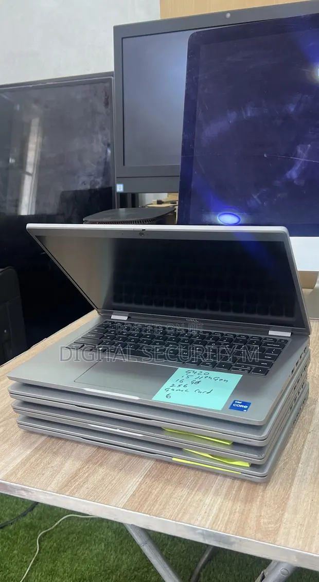 Laptop Dell Latitude 5420 16GB Intel Core i7 SSD 256GB · Photo 1