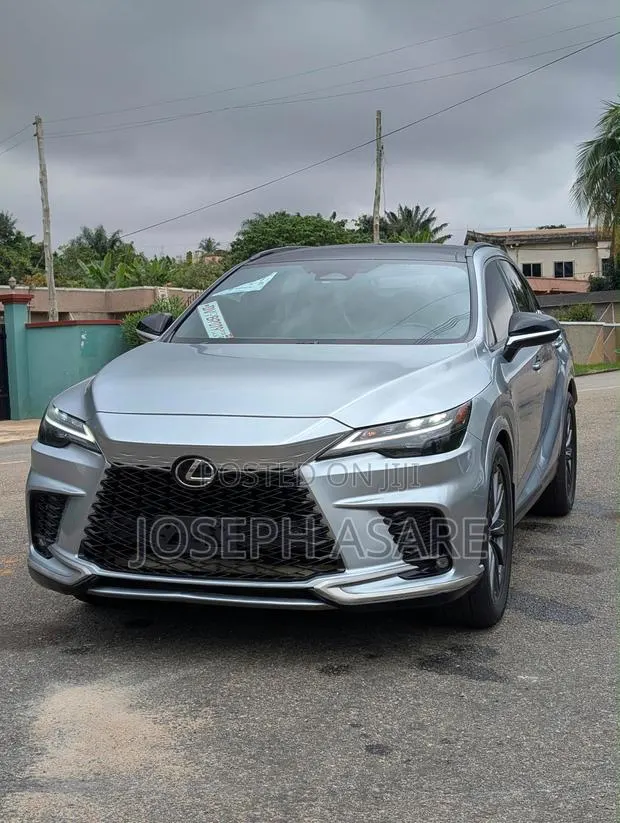 Lexus RX 350h AWD 2023 · Photo 1