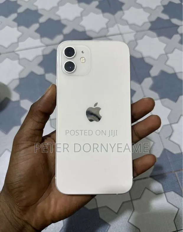 Apple iPhone 12 128 GB White · Photo 1