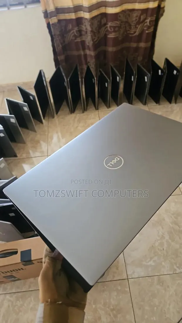 Laptop Dell Precision 5560 32GB Intel Core i7 SSD 512GB · Photo 1