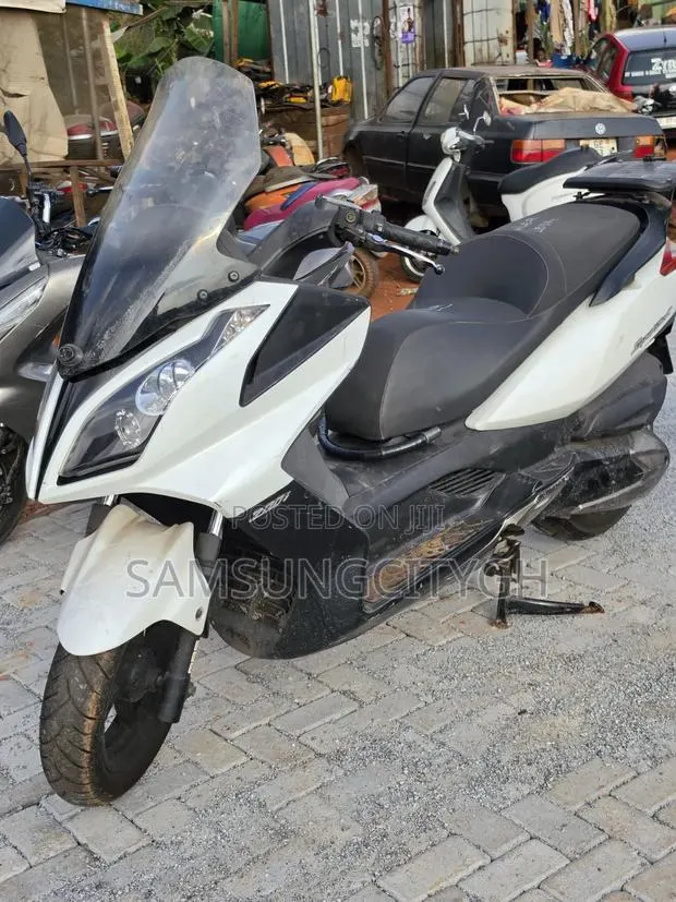 Kymco 2015 White · Photo 1
