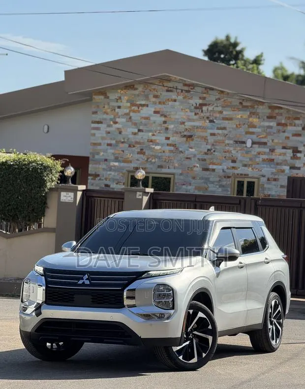 Mitsubishi Outlander SE 2022 Silver · Photo 1