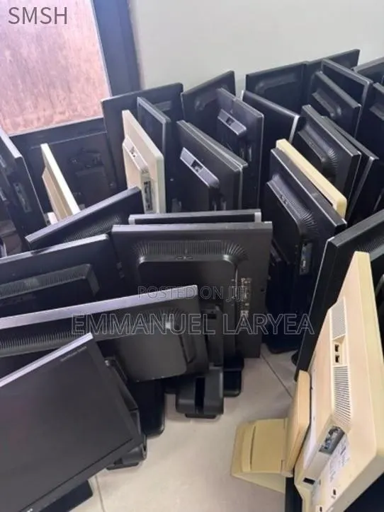 PC Monitors · Photo 1