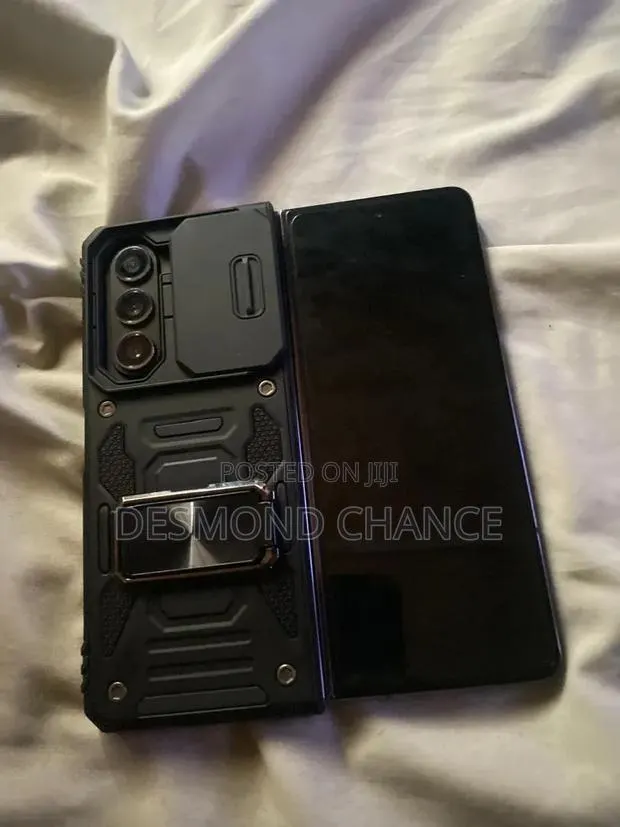 New Samsung Galaxy Z Fold 5 512 GB Black · Photo 1