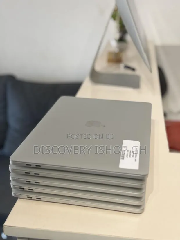 Laptop Apple MacBook Pro 2019 8GB Intel Core i5 SSD 128GB · Photo 1