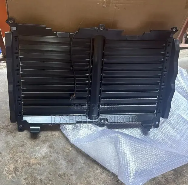 Tundra Shutter Grille 2023,2024,2025,2026 · Photo 1