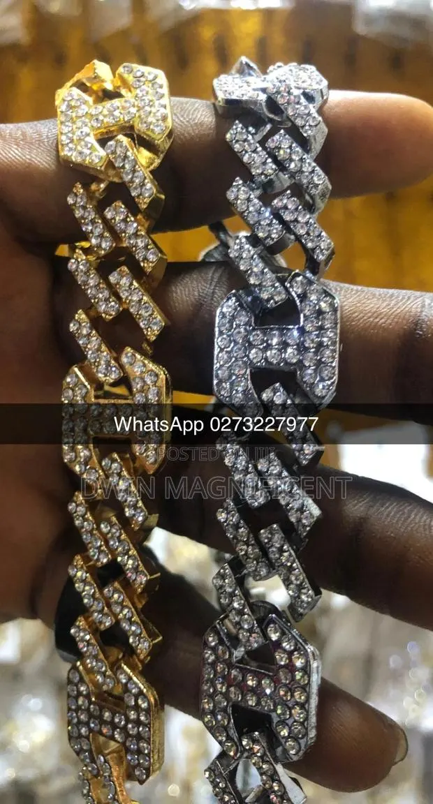 Cuban/ Icy Chains · Photo 1