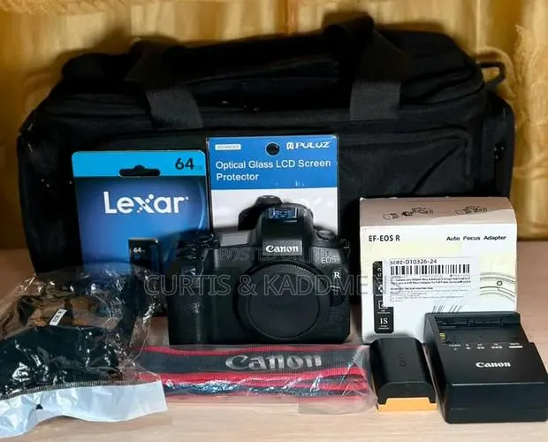 Canon R 99% New + Ef-Rf Adapter + 64gig Card + Bag + Silicon Cover Etc · Photo 1