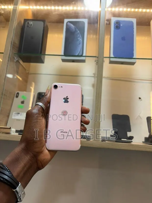 Apple iPhone 7 128 GB Rose Gold · Photo 1