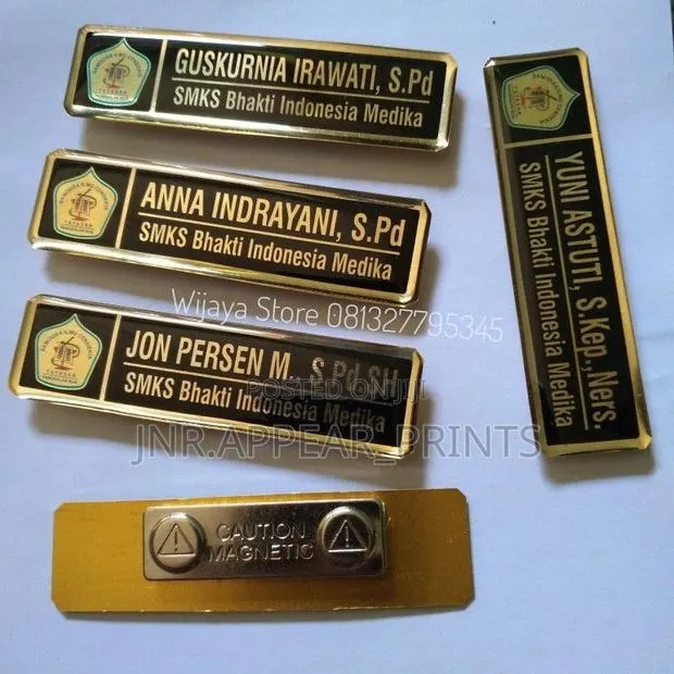 Doming Name Tag · Photo 1