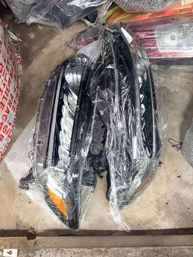 Honda ACCORD 2018/2019/2020/2021/2022 Headlights HALF LED · Photo 1