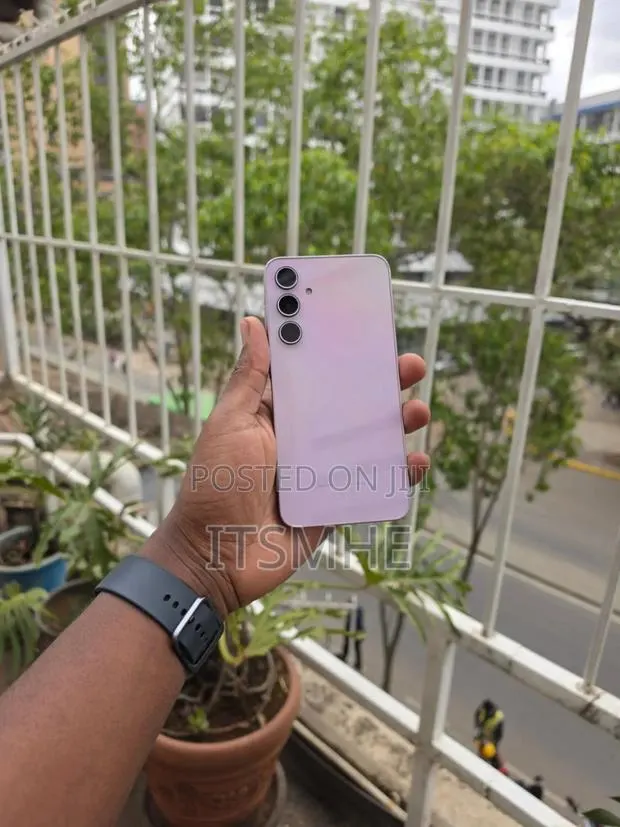 Samsung Galaxy A35 128 GB Gray · Photo 1