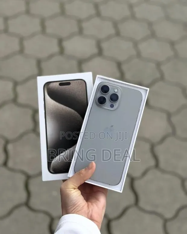 Apple iPhone 15 Pro Max 256 GB Silver · Photo 1