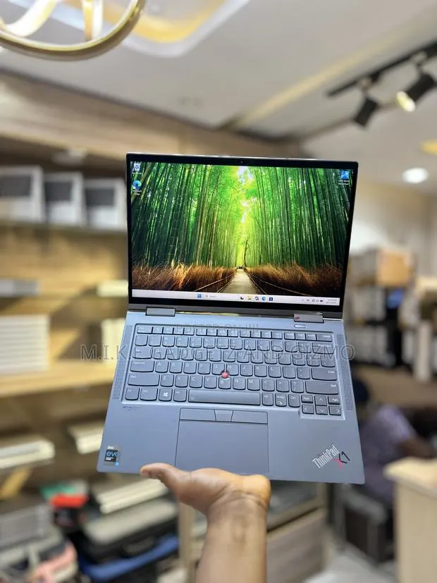 Laptop Lenovo ThinkPad X1 Yoga Gen 8 16GB Intel Core i7 SSD 512GB · Photo 1