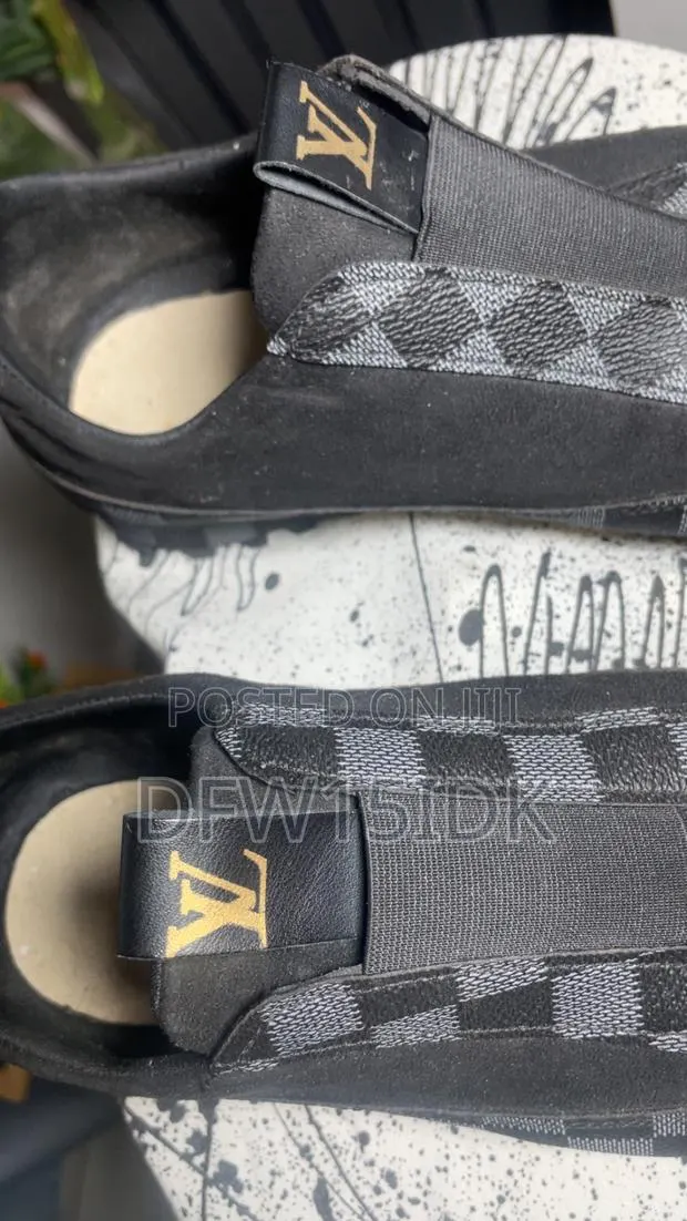 Black Louis Vuitton Shoe · Photo 1