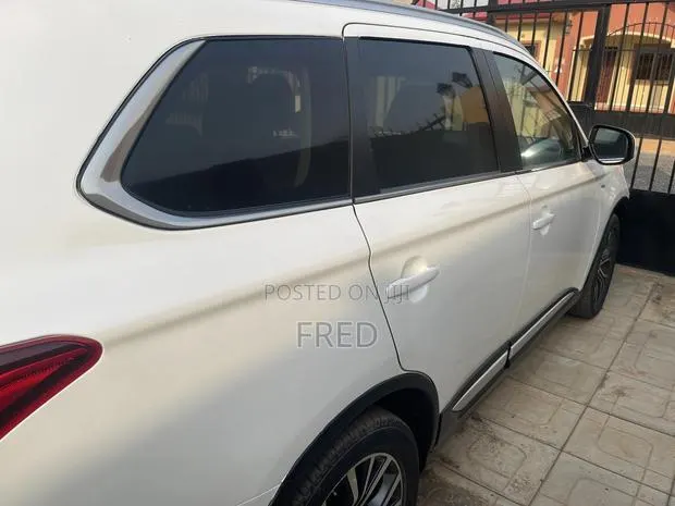 Mitsubishi Outlander Sport 2.4 SEL 2016 Pearl · Photo 1