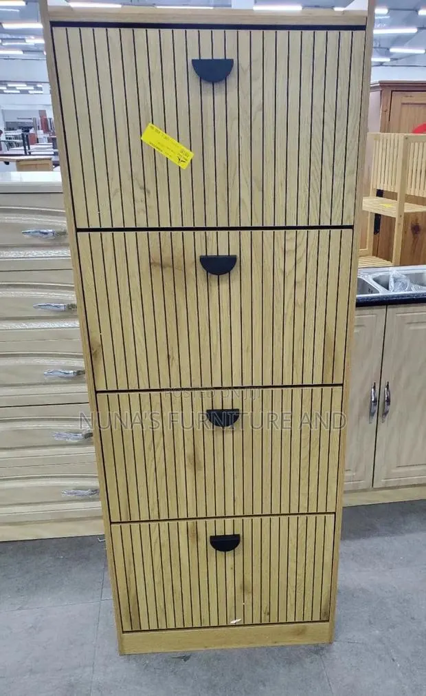 Shoe Cabinet · Photo 1