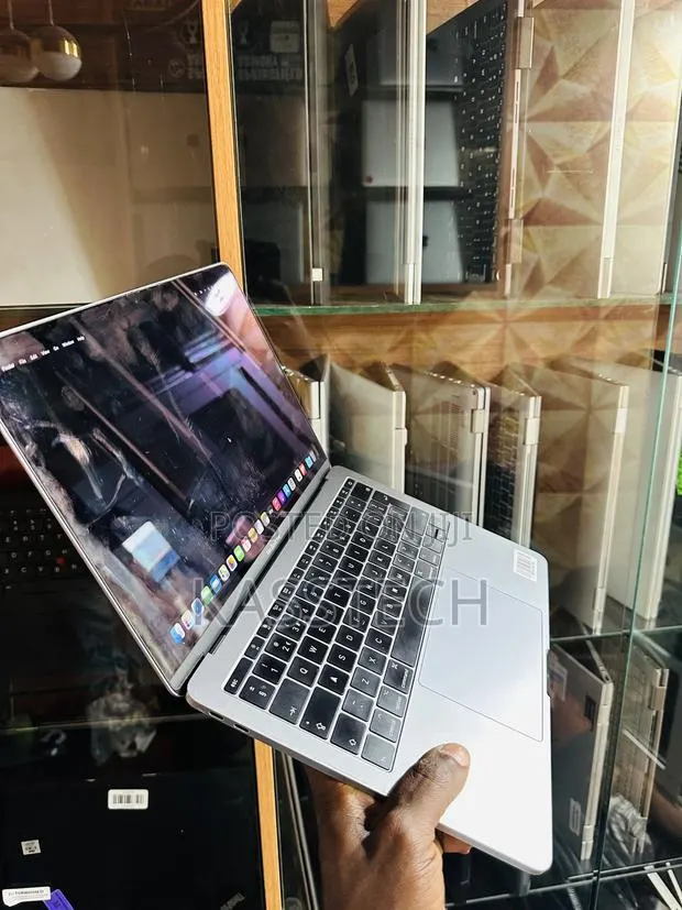 Laptop Apple MacBook Pro 8GB Intel Core I5 SSD 128GB · Photo 1