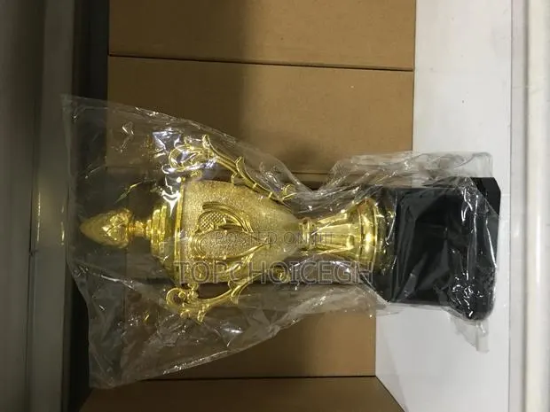 21cm Football Trophy · Photo 1