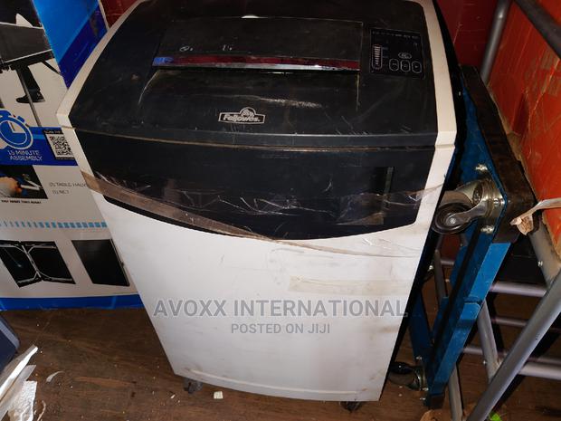 Fellowes C-420c Office Cross Cut Paper Shredder · Photo 1