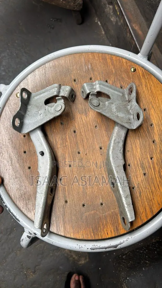 Corolla 2009,2010,2011,2011,2013 Bonnet Hinge / Inches · Photo 1