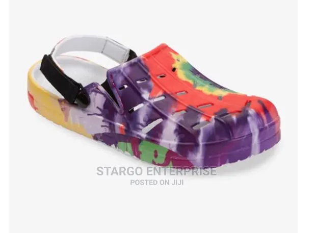 Crocs Sandals · Photo 1