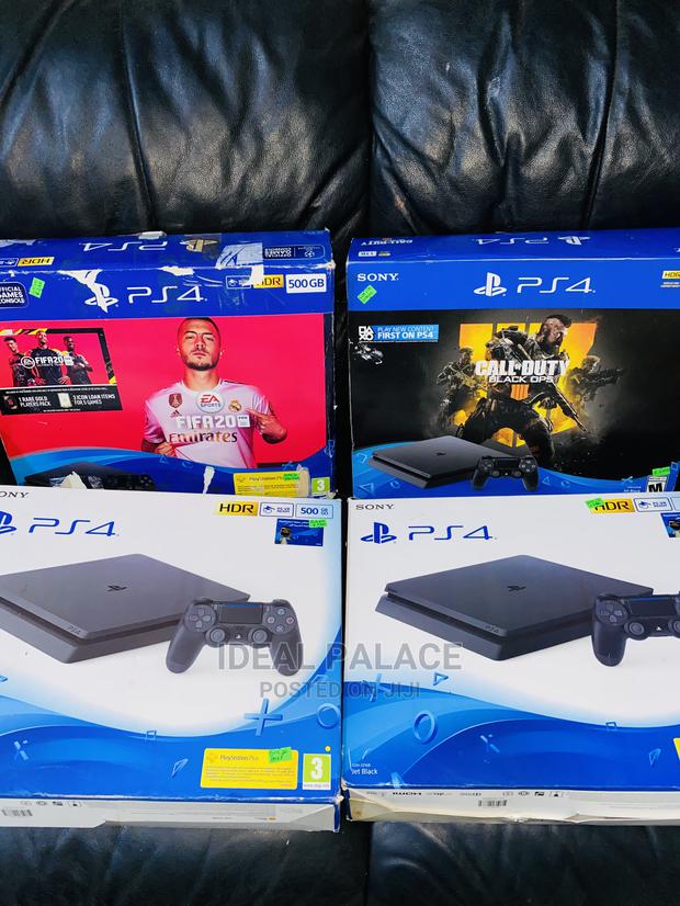 Playstation 4 Slim New Black · Photo 3