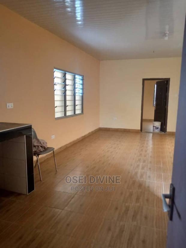 Neat 3-Bedrooms Self Compound Dansoman · Photo 3