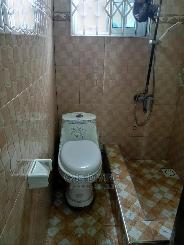 Neat 3-Bedrooms Self Compound Dansoman · Photo 4