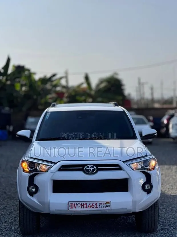 Toyota 4-Runner SR5 Premium 2021 White
