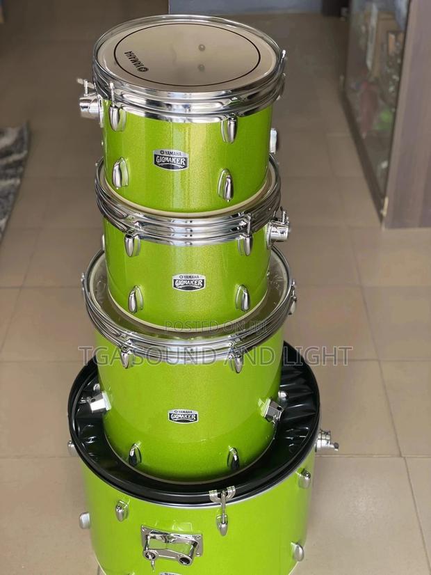 Yamaha 5-piece Drumset · Photo 2