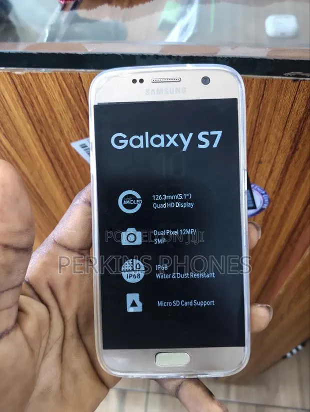New Samsung Galaxy S7 32 GB Gold · Photo 1