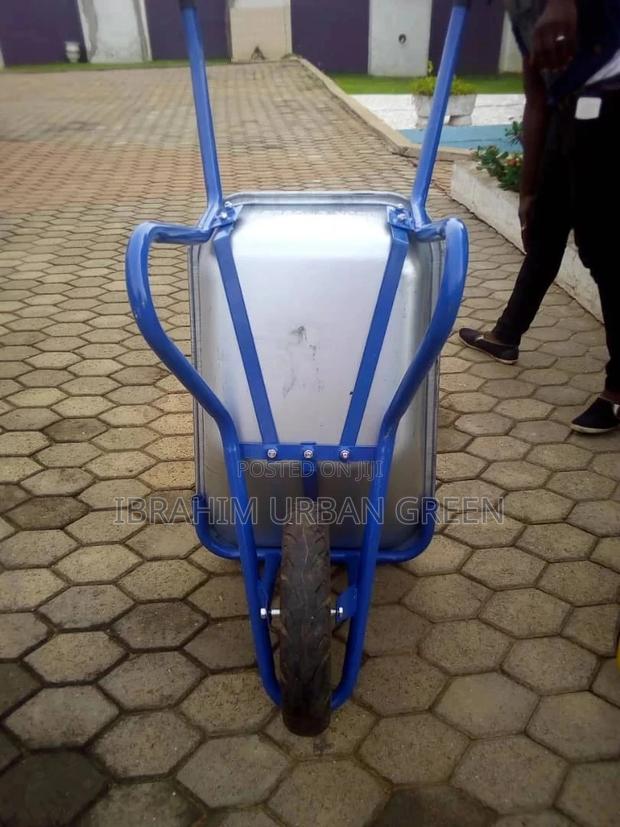 Wheelbarrow Silver-Blue Type · Photo 1