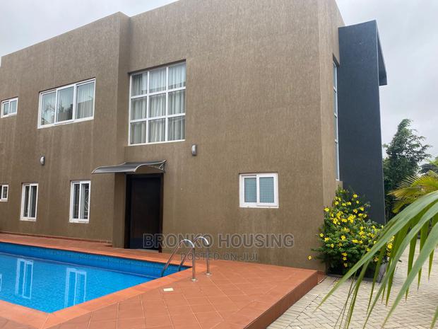 Furnished 4bdrm Townhouse / Terrace in Bronko Housing, Cantonments · Photo 1